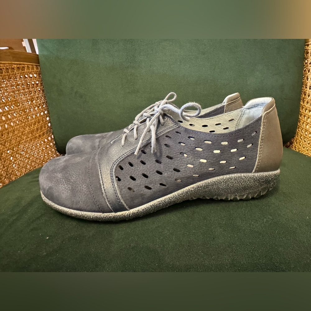 Naot Women's Lalo navy blue & grey leather perforated sneakers size 37